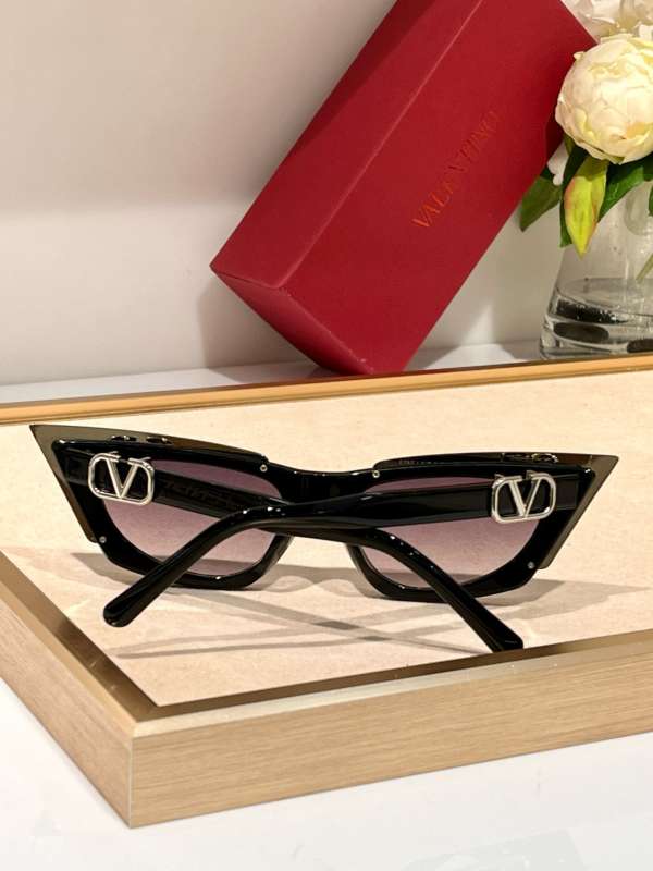 Picture of Valentino Sunglasses _SKUfw56682981fw